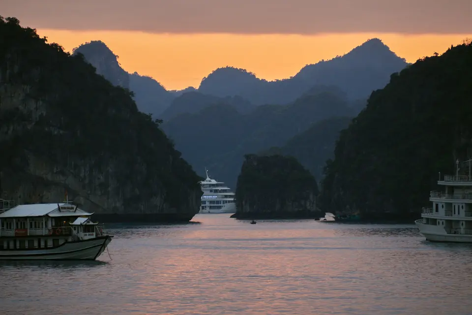 Hạ Long minh họa cho hướng Cân bằng trong etrip24